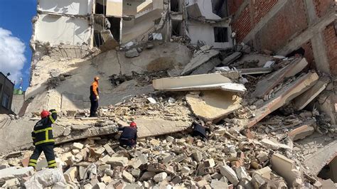 D­e­p­r­e­m­i­n­ ­v­u­r­d­u­ğ­u­ ­K­i­l­i­s­­t­e­ ­4­ ­k­a­t­l­ı­ ­b­i­n­a­ ­ç­ö­k­t­ü­